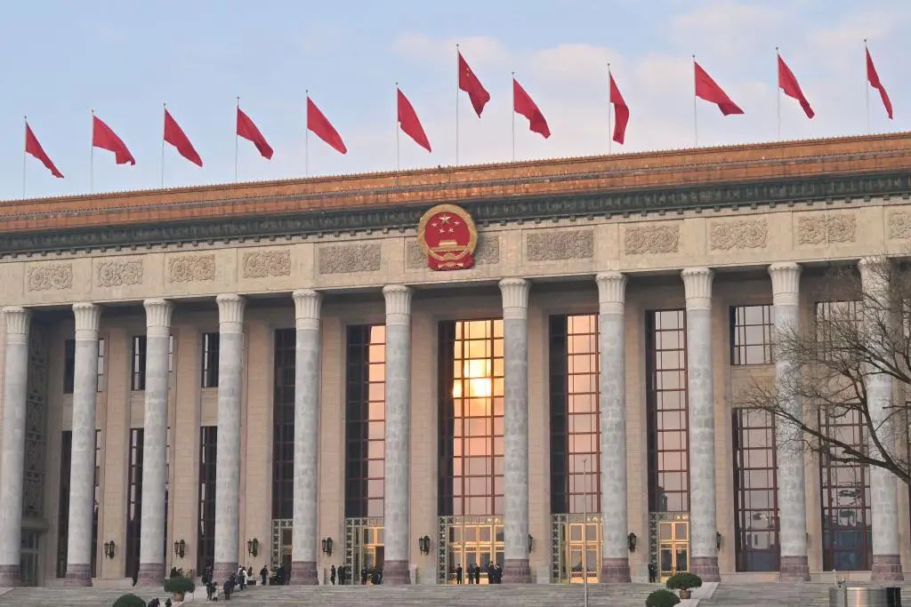 李強(qiáng)提到：新型儲(chǔ)能、“沙戈荒”、海上風(fēng)電